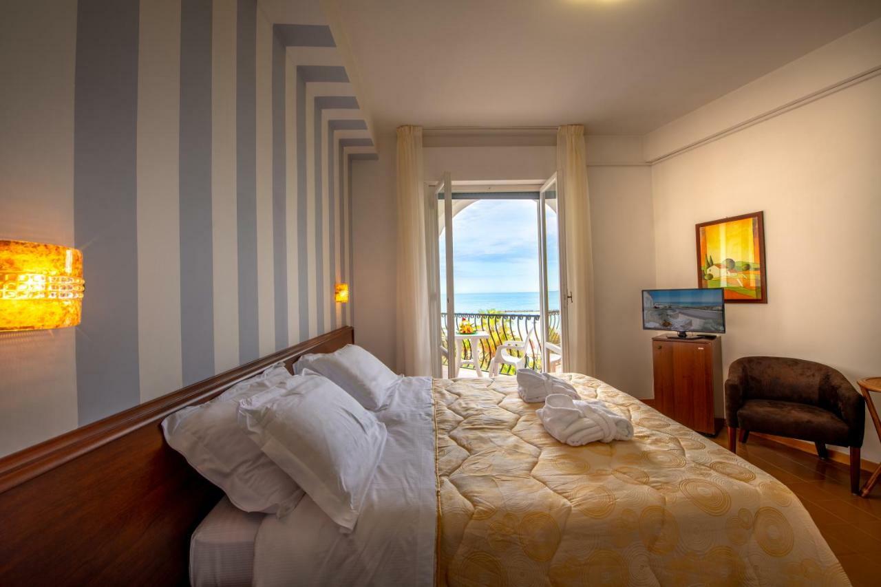 Grand Hotel Excelsior 산베네데토델트론토 외부 사진