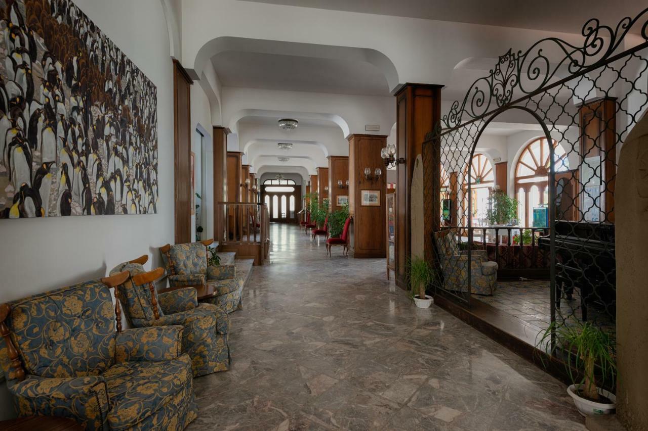Grand Hotel Excelsior 산베네데토델트론토 외부 사진